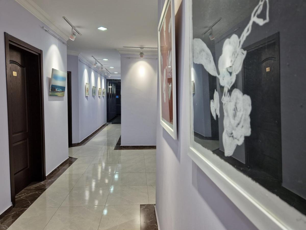 Art Hotel Batumi Exterior photo